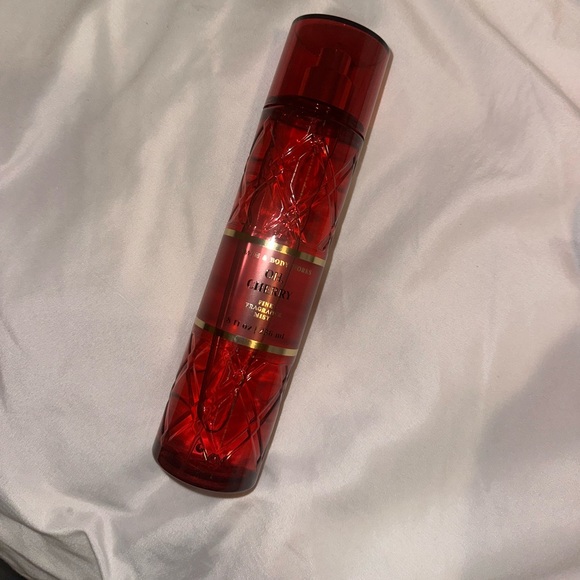 Oh cherry 🍒! Luxury beauty Bath and body works beauty 🩷✨ - Picture 3 of 3